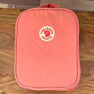 Fjällräven Kånken Coral/ pink mini cooler